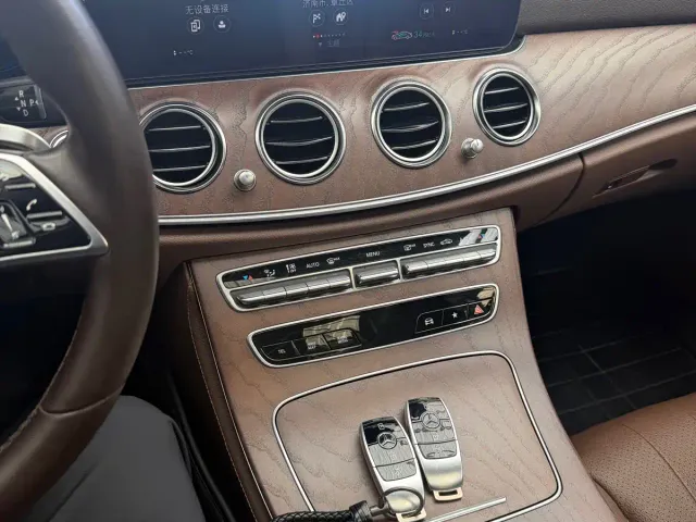 Mercedes-Benz E-Class — Фото автомобиля 15