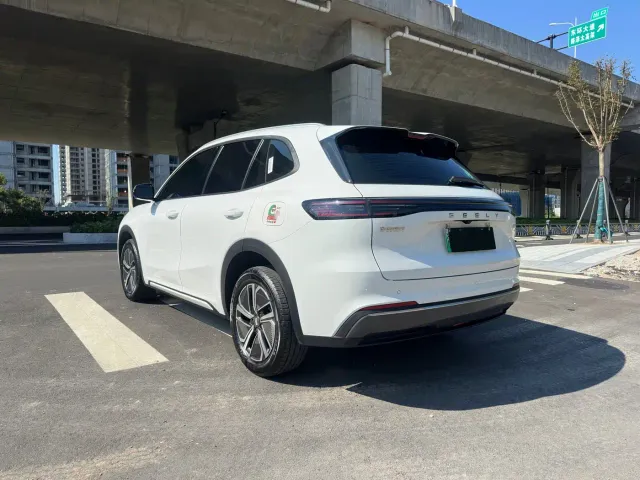 Geely Galaxy Starship 7 EM-i — Фото автомобиля 7