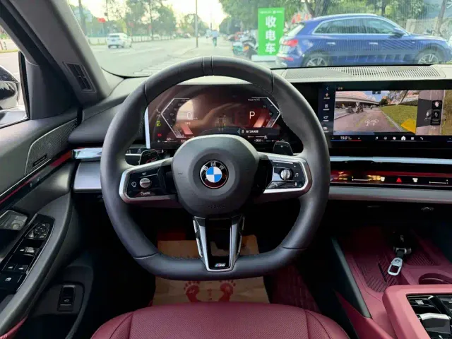 BMW 5 Series — Фото автомобиля 14