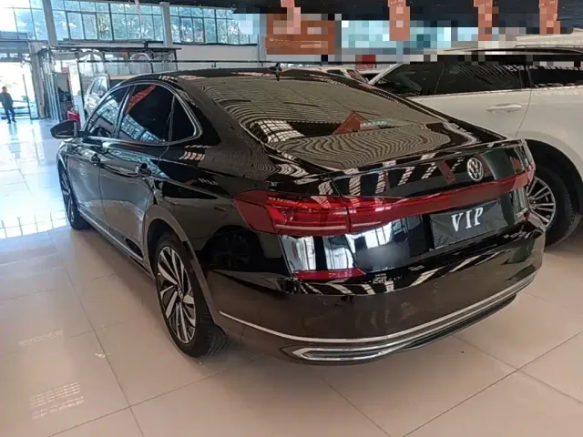 Volkswagen Passat — Фото автомобиля 4