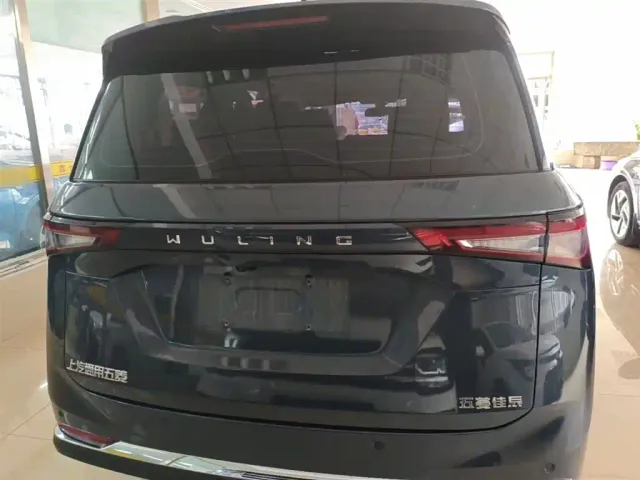 Wuling Jiachen — Фото автомобиля 5
