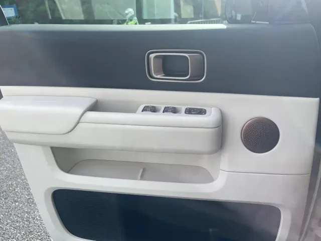 Li Auto MEGA — Фото автомобиля 7