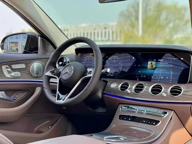 Mercedes-Benz E-Class — Фото автомобиля 7