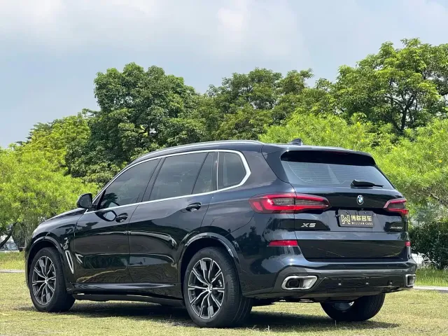 BMW X5 — Фото автомобиля 11
