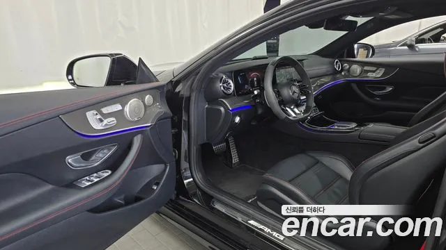 Mercedes-Benz E-Class — Фото автомобиля 5