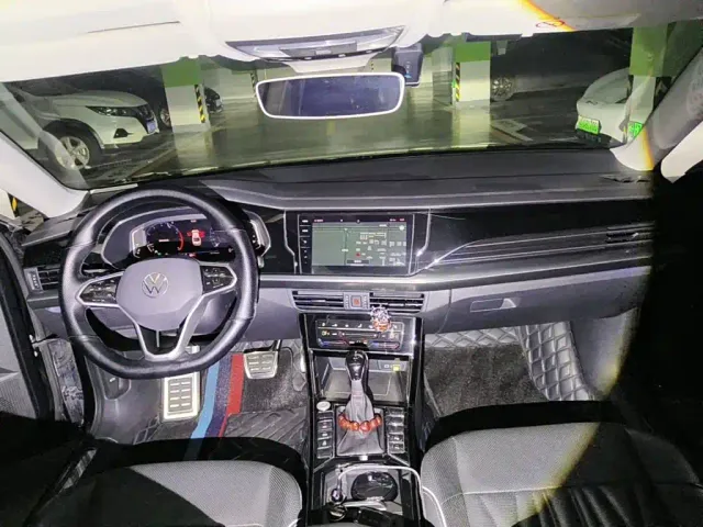 Volkswagen Passat — Фото автомобиля 12