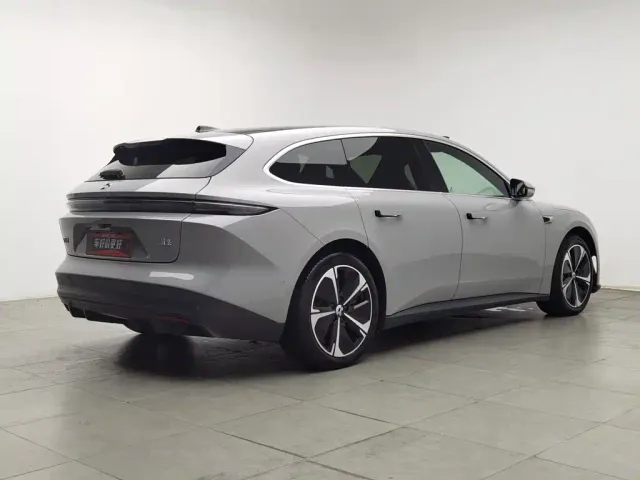 Nio ET5 Touring — Фото автомобиля 2