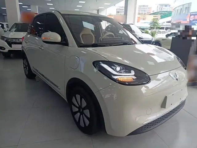 Wuling Bingo — Фото автомобиля 3