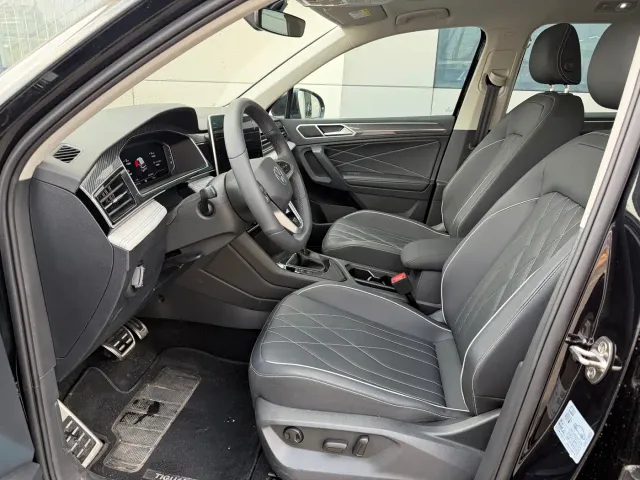 Volkswagen Tiguan L — Фото автомобиля 11