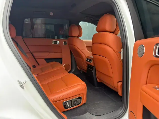 Li Auto L7 — Фото автомобиля 16