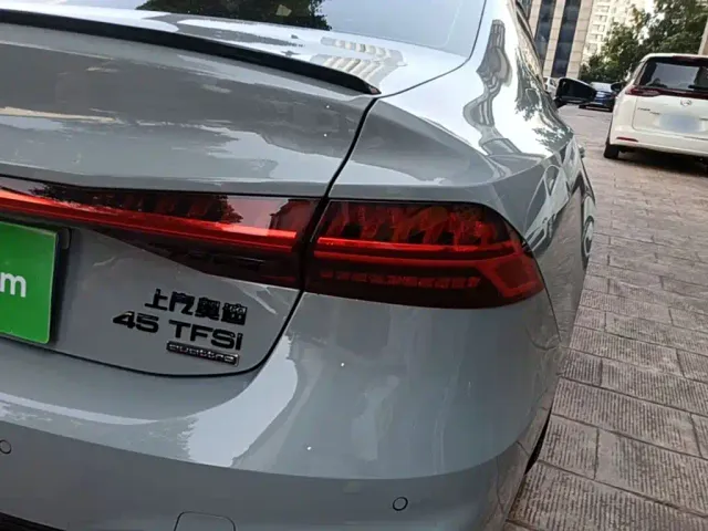 Audi A7L — Фото автомобиля 7