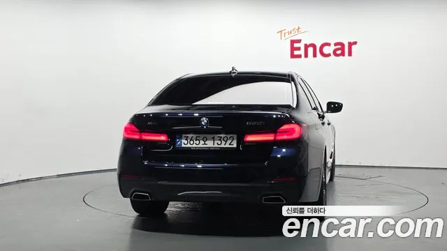 BMW 5-Series 5 серия (G30) 530i xDrive M Sport — Фото автомобиля 4