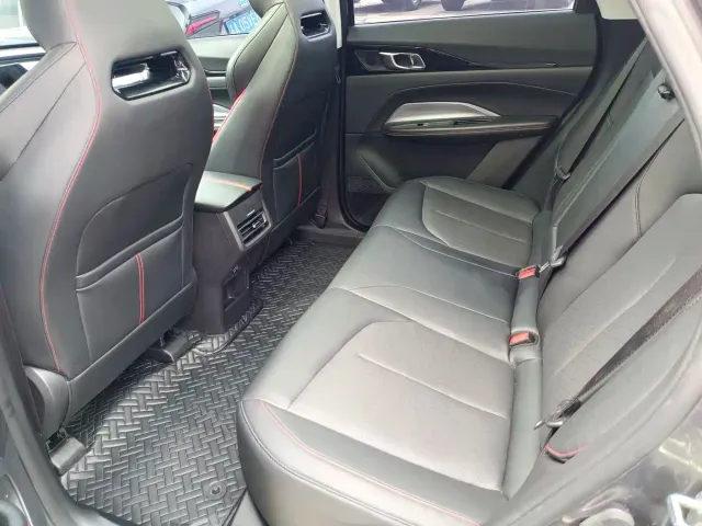 Changan Z6 — Фото автомобиля 5