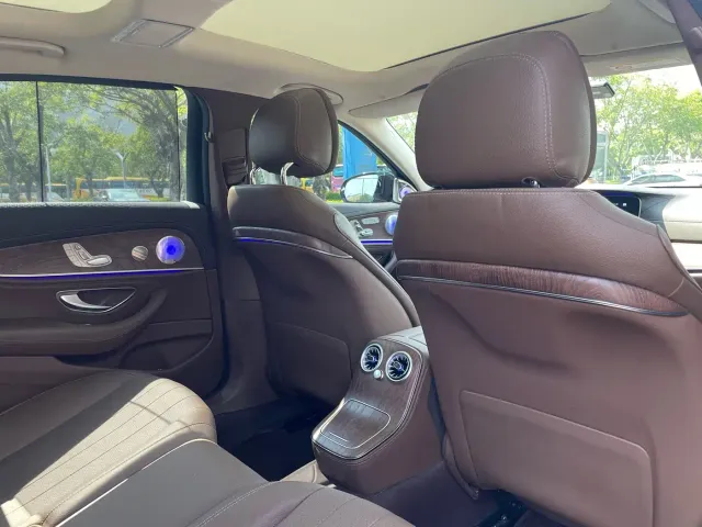 Mercedes-Benz E-Class — Фото автомобиля 13