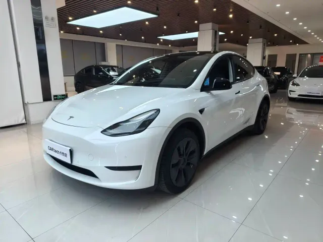 Фотография автомобиля — Tesla Model Y
