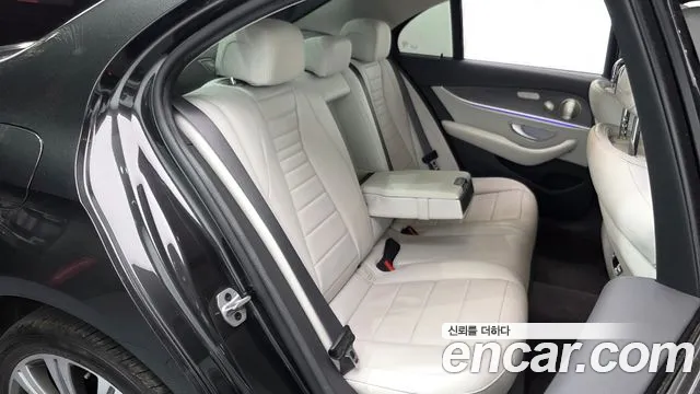 Mercedes-Benz E-Class E-класс W213 E350 4MATIC Exclusive — Фото автомобиля 9