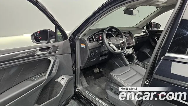 Volkswagen Tiguan — Фото автомобиля 15