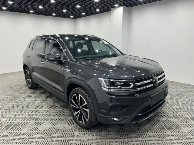 Фотография автомобиля — Volkswagen Tharu