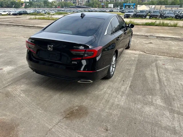 Honda Accord — Фото автомобиля 6