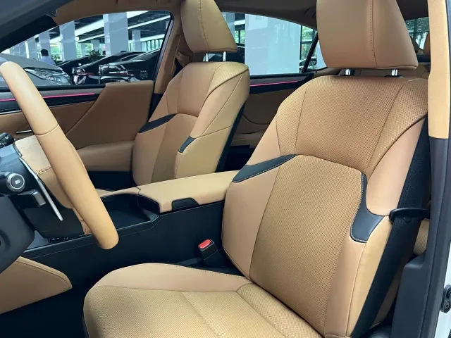 Lexus ES — Фото автомобиля 9