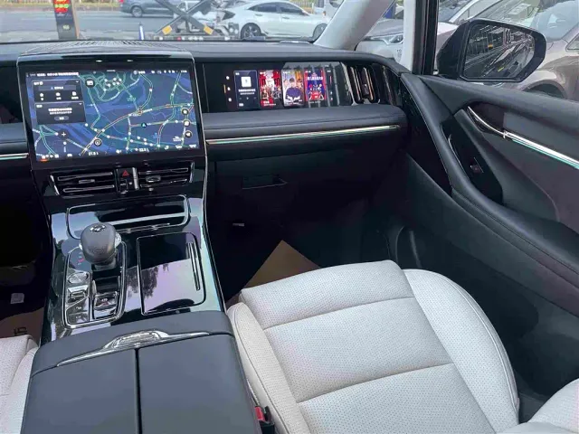 GAC Trumpchi E9 — Фото автомобиля 23