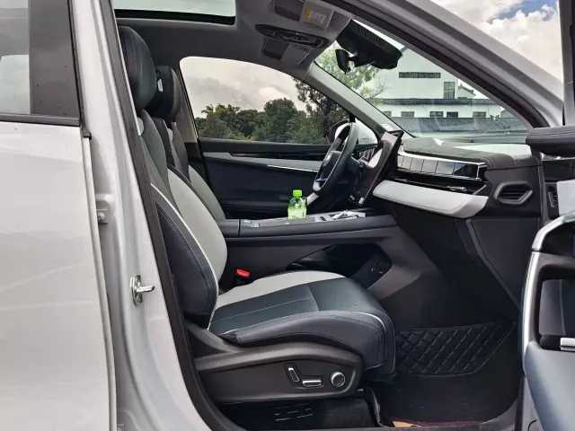 Geely Boyue L — Фото автомобиля 14