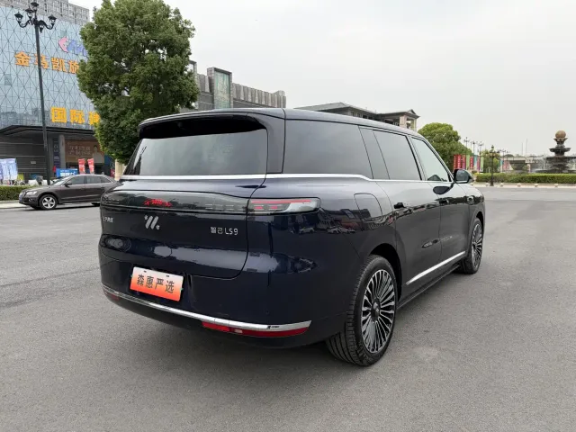 IM Motors LS9 — Фото автомобиля 19