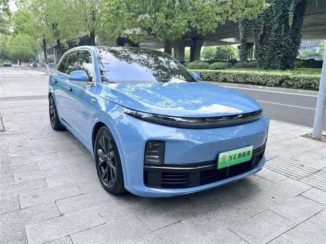 Li Auto L7 — Фото автомобиля 3