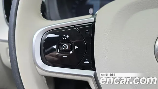 Вольво XC60 — Фото автомобиля 8
