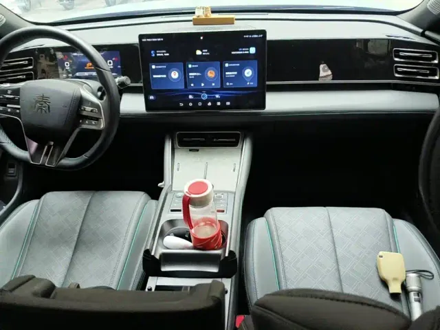 BYD Qin L — Фото автомобиля 12