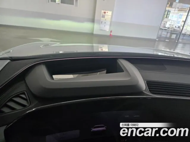 Audi Q6 e-tron — Фото автомобиля 11