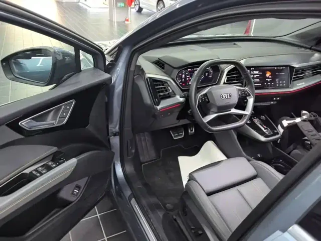 Audi Q4 e-tron — Фото автомобиля 15
