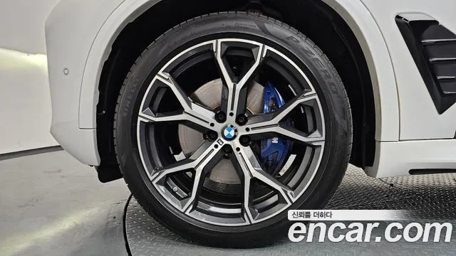 BMW X5 xDrive 40i M Sport — Фото автомобиля 5