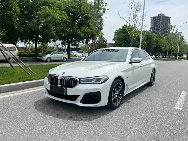 Фотография автомобиля — BMW 5 Series