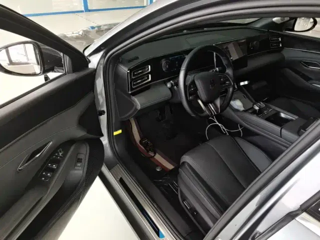 BYD Qin L — Фото автомобиля 15
