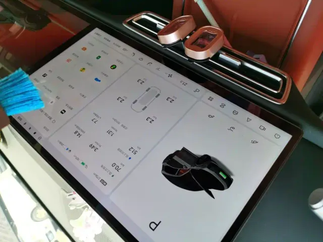 Li Auto L8 — Фото автомобиля 17