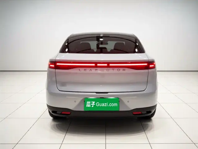Leapmotor B10 — Фото автомобиля 3
