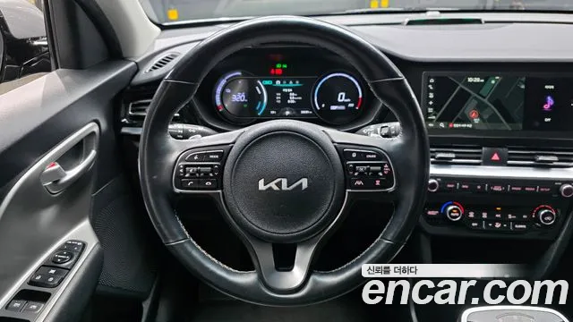 Kia Niro — Фото автомобиля 19