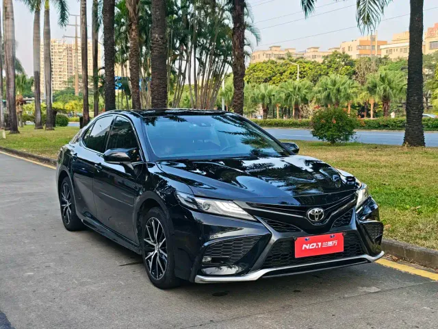 Toyota Camry — Фото автомобиля 3