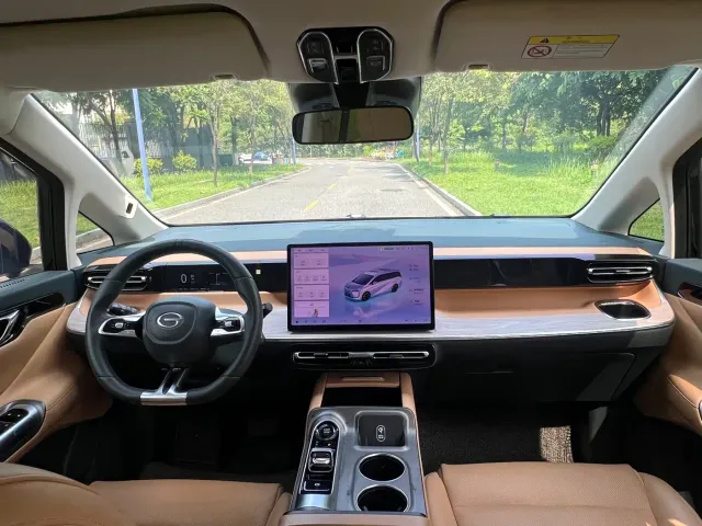 GAC Trumpchi E8 — Фото автомобиля 16
