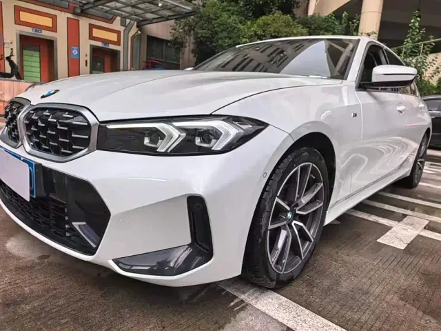 BMW 3 Series — Фото автомобиля 4