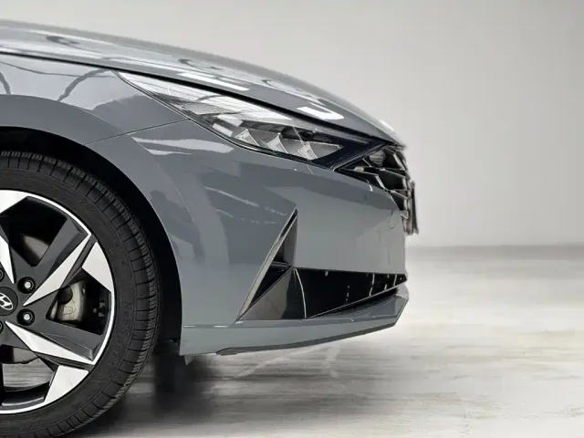 Hyundai Elantra — Фото автомобиля 5