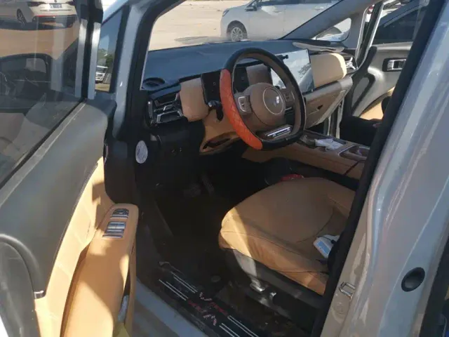 Wuling Starlight 730 — Фото автомобиля 9