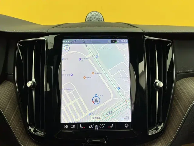 Volvo XC60 — Фото автомобиля 25