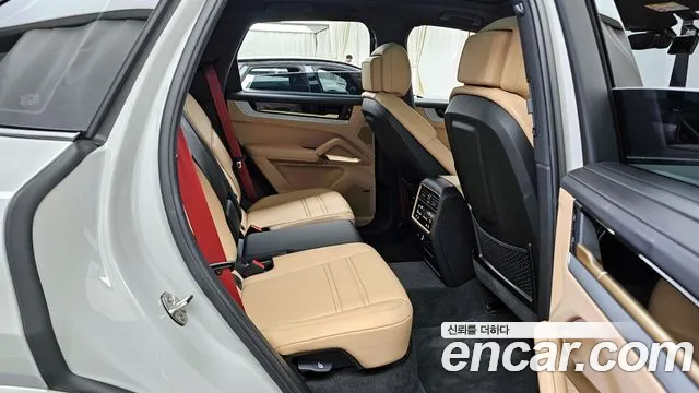 Porsche Cayenne — Фото автомобиля 12