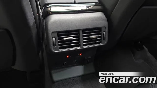 Land Rover Range Rover Velar — Фото автомобиля 18