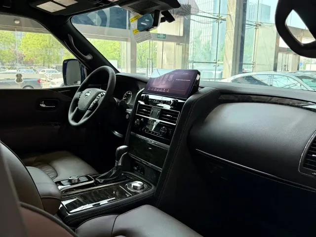 Nissan Patrol — Фото автомобиля 18