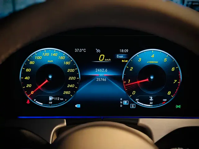 Mercedes-Benz E-Class — Фото автомобиля 7