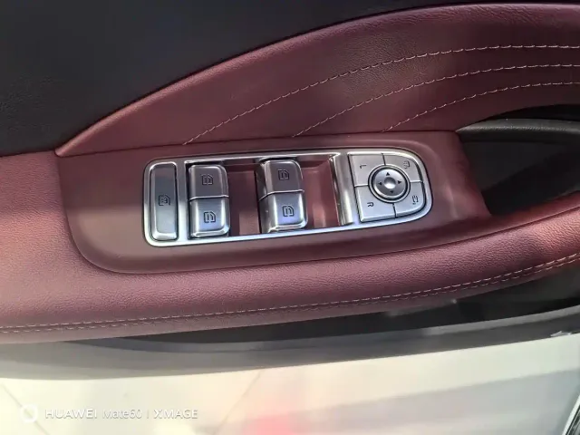 Hongqi H5 PHEV — Фото автомобиля 6