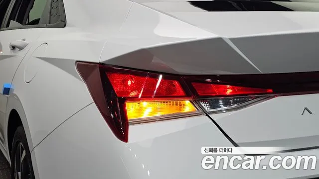 Hyundai AVANTE Новый Avante (CN7) — Фото автомобиля 23